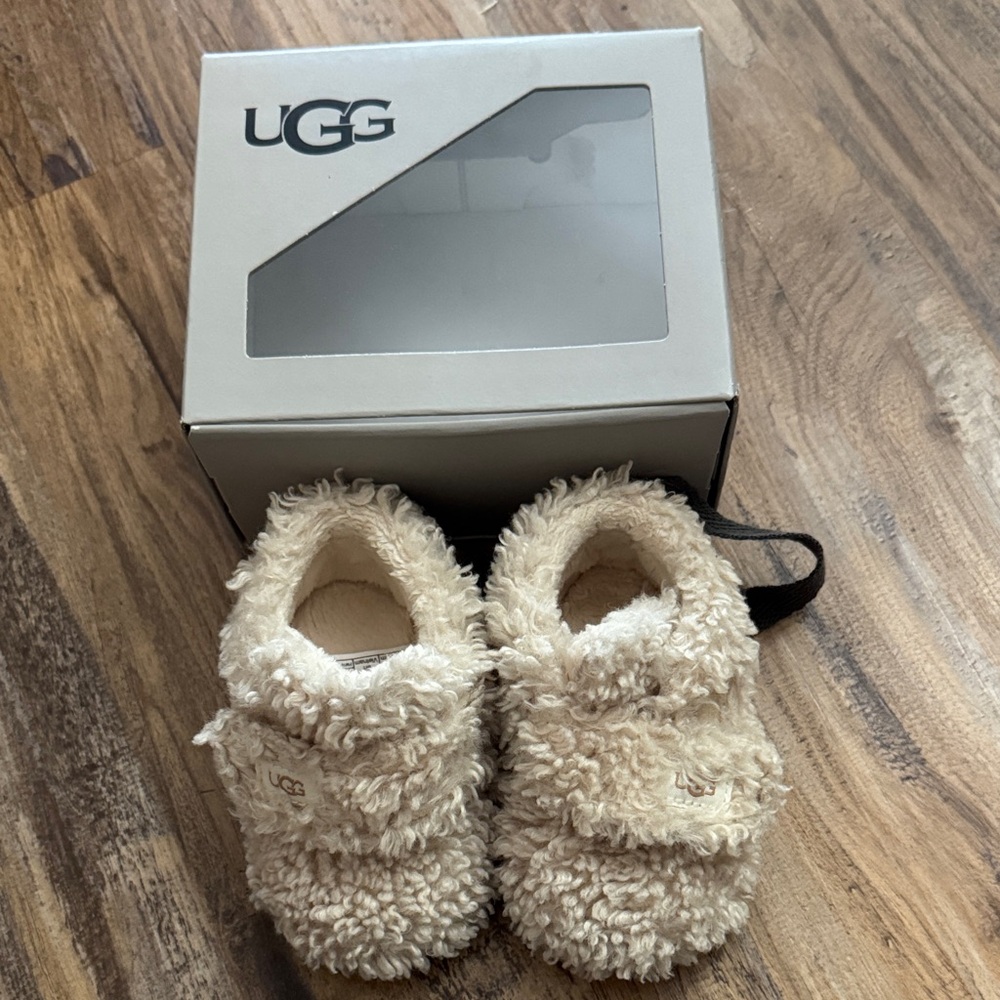 UGG Bixbee Cream Baby Booties